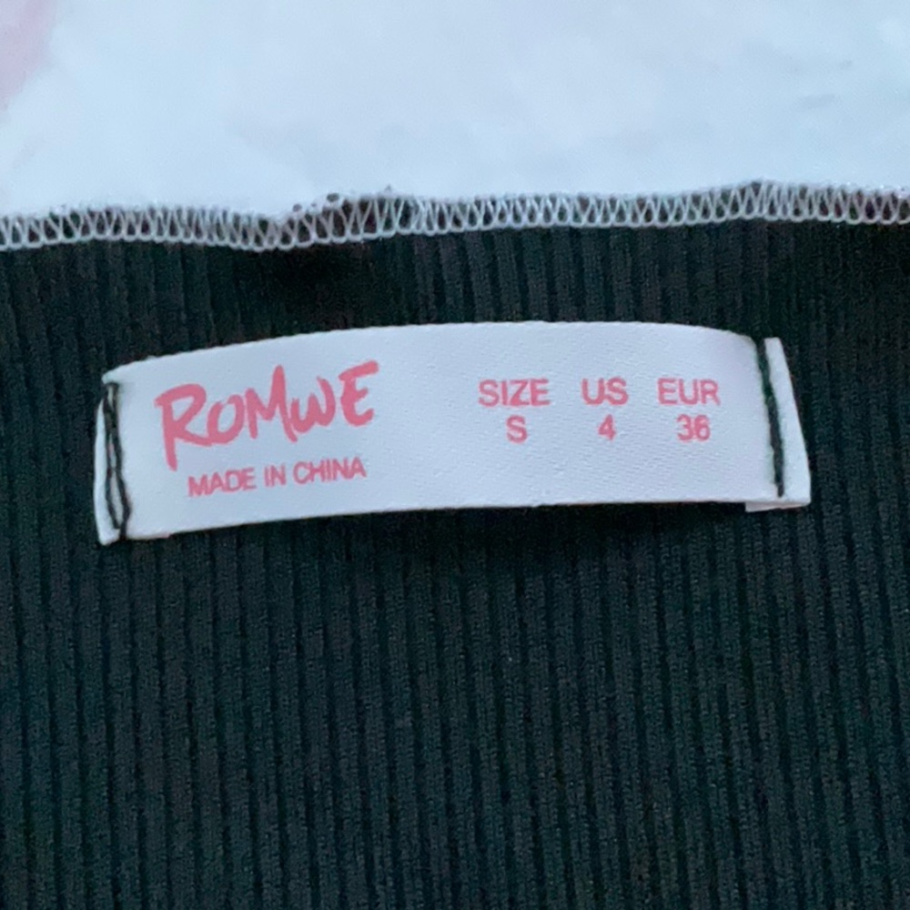 Romwe black crop-top - Picture 7 of 8